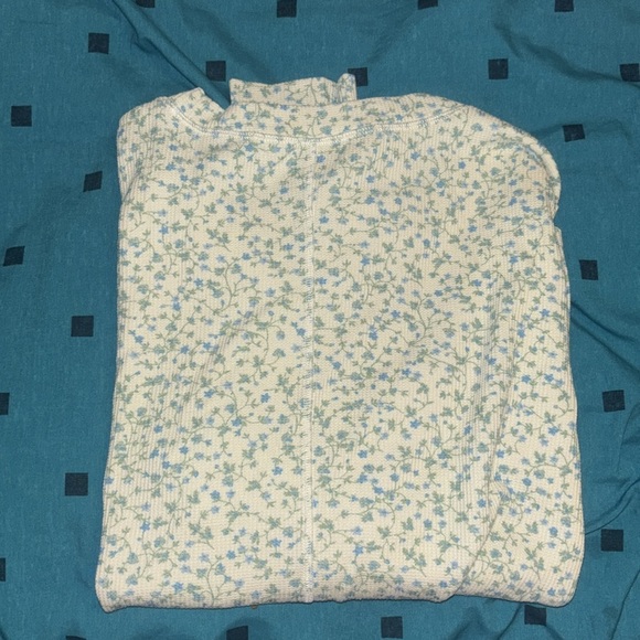 American Eagle long sleeve - Picture 3 of 5